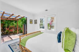 The Pink Palms Retreat - Image 4