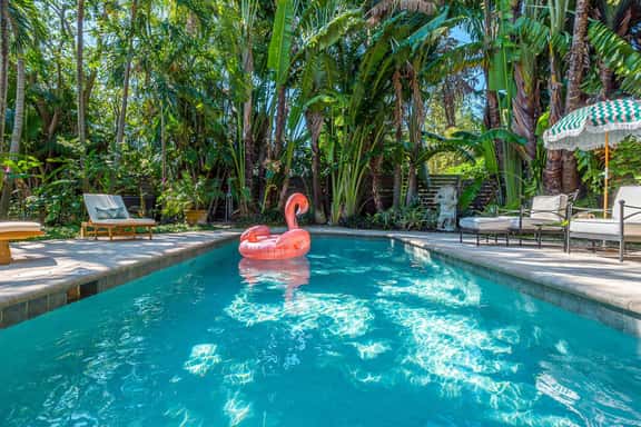 The Pink Palms Retreat - Image 1