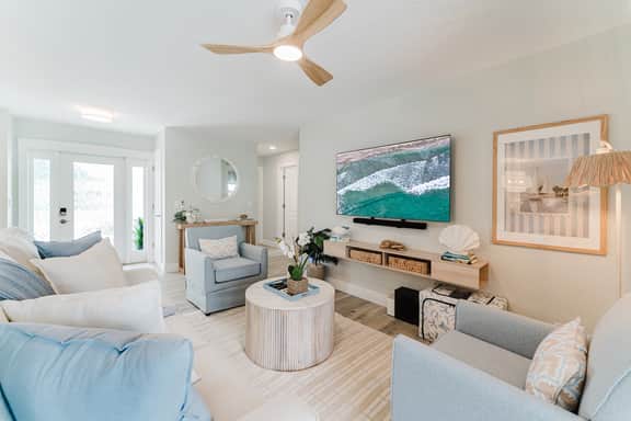 The Lighthouse Luxe Retreat - Image 2