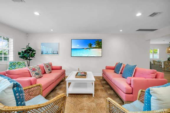Sunset Serenity Retreat - Image 1